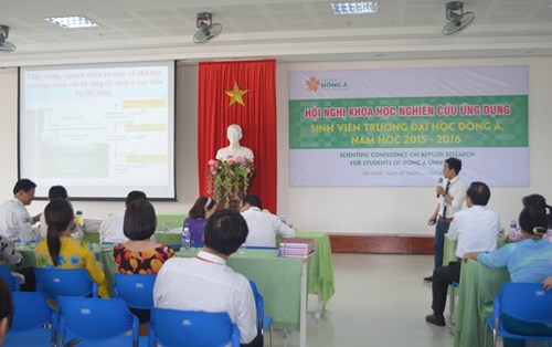 Sinh viên Trần Quốc Việt đạt giải 3 trong hội thảo NCKH toàn trường năm 2016