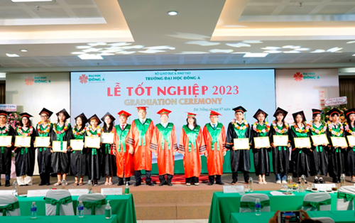 Đại học Đông Á trao bằng tốt nghiệp cho hơn 2600 thạc sĩ, kỹ sư, cử nhân năm 2023