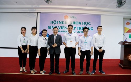 Chúc mừng các nhóm sinh viên đạt giải trong Hội nghị khoa học sinh viên cấp trường năm học 2017-2018