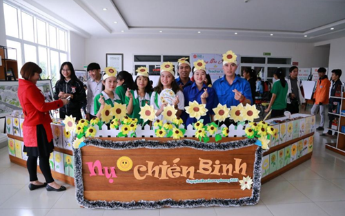 “Nụ cười chiến binh” - xây tủ sách tặng bệnh nhi ung thư