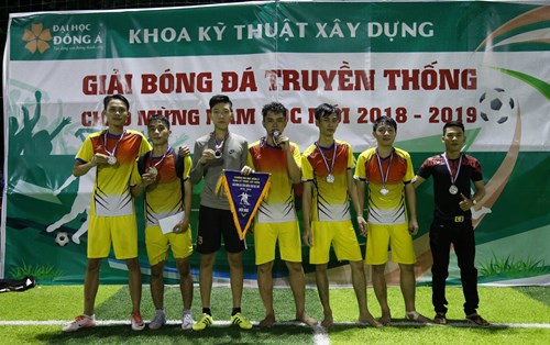 Chung kết giải bóng đá truyền thống khoa Kỹ thuật Xây dựng 2018 