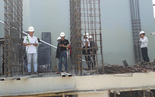 Sinh viên Xây dựng khóa 18 hào hứng đi kiến tập