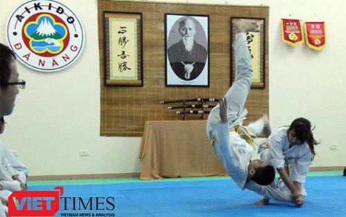 Huấn luyện kỹ năng phòng vệ cho sinh viên 