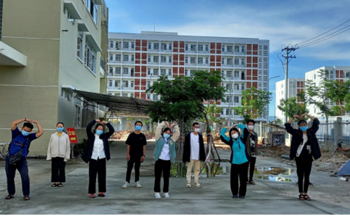 Sinh viên Đại học Đông Á tiếp tục hỗ trợ bệnh viện dã chiến đợt 2