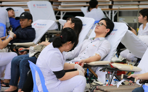 832 “giọt máu yêu thương” từ các ngày hội hiến máu tình nguyện Đại học Đông Á năm 2019